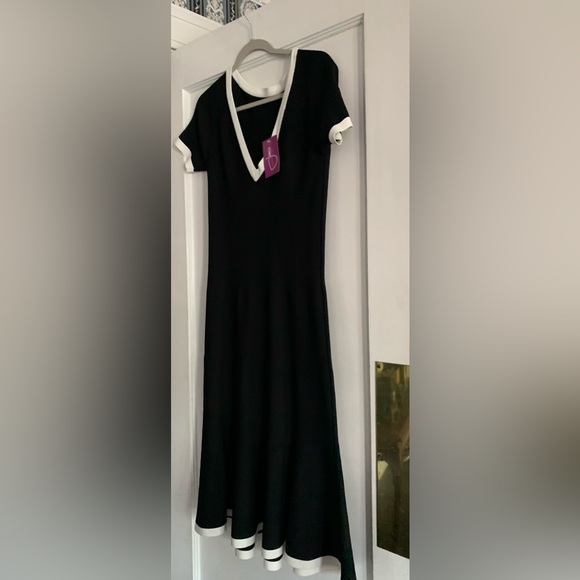 Jami’s Isabel De Pedro Med Black Dress VBack 55% Viscose 45%Nylon Black Off Whit - Picture 3 of 11